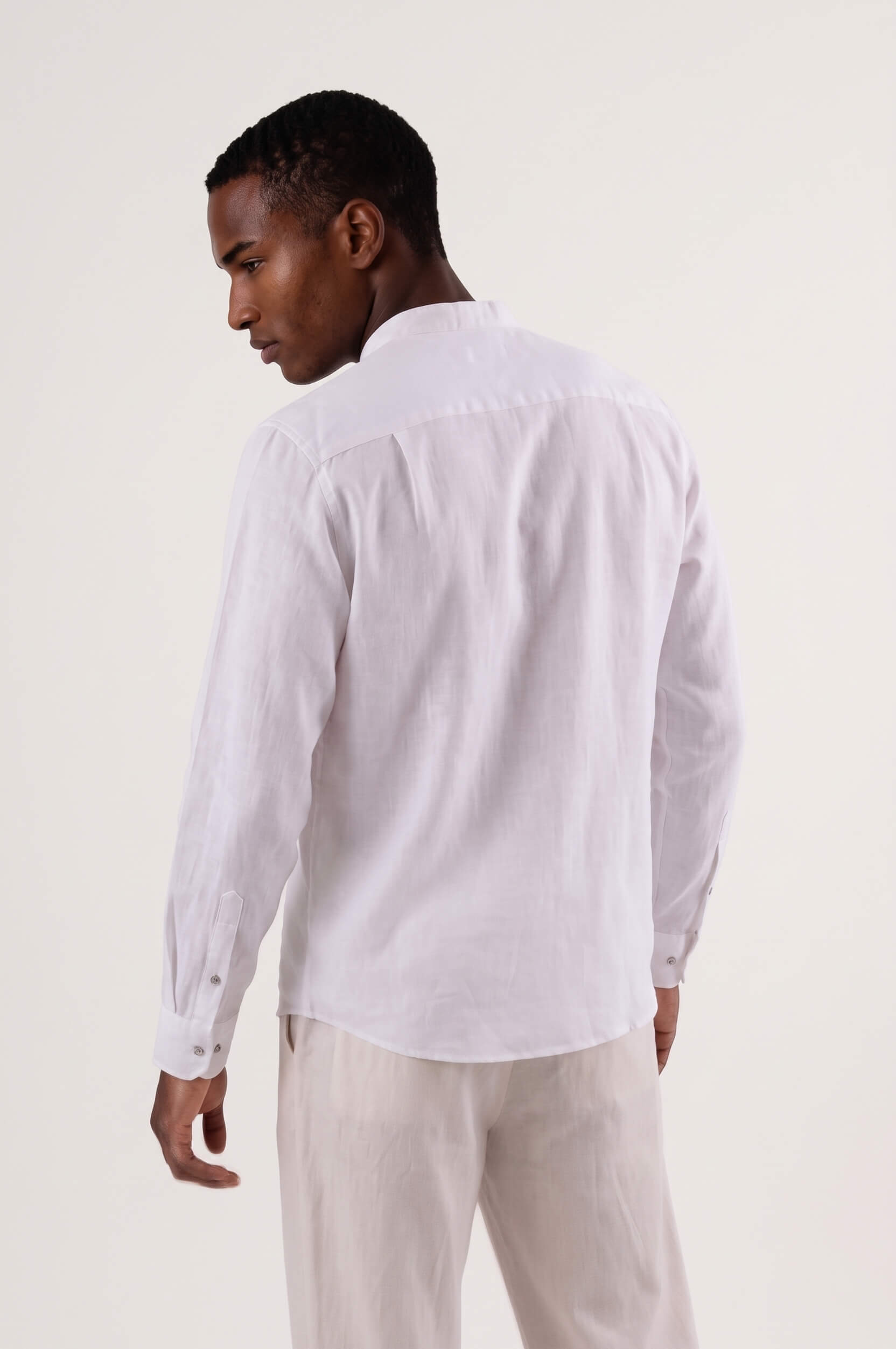 white y_neck linen shirt back